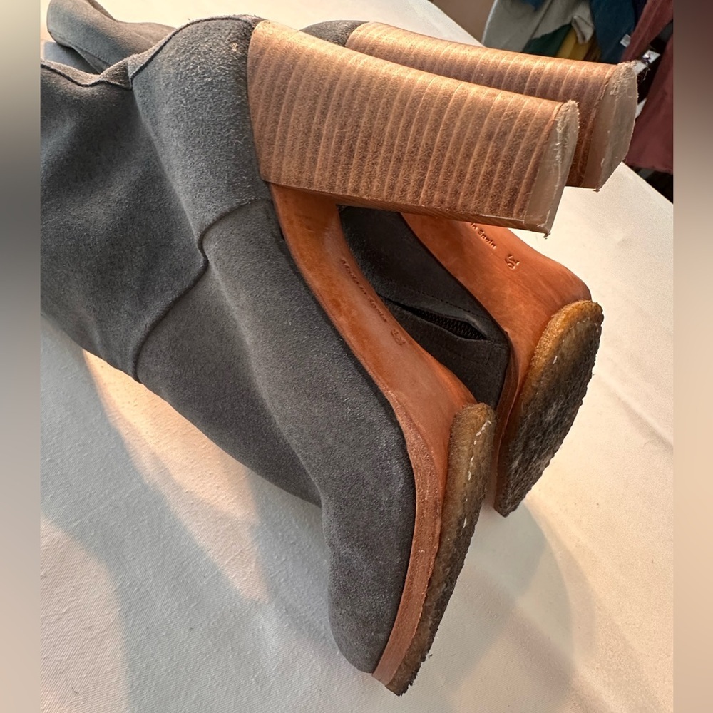 Coclico Gray Suede Boots 4 Inch Heels W/Zipper Size 39/8 Y2K European Luxury - Picture 5 of 13